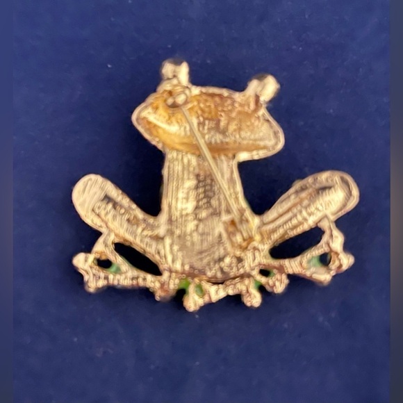 🌟HP🌟 FROG BROOCH With Crystals & Bright Green Outline Yellow Silly Tongue Out - Picture 6 of 8